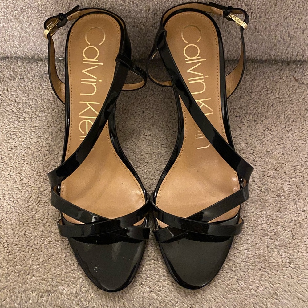 Auth Calvin Klein high heels black patent leather high heels / sling heels